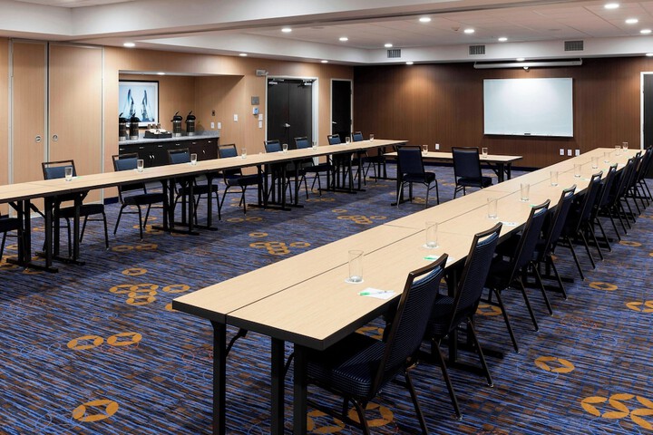 Courtyard by Marriott Houston North / Shenandoah