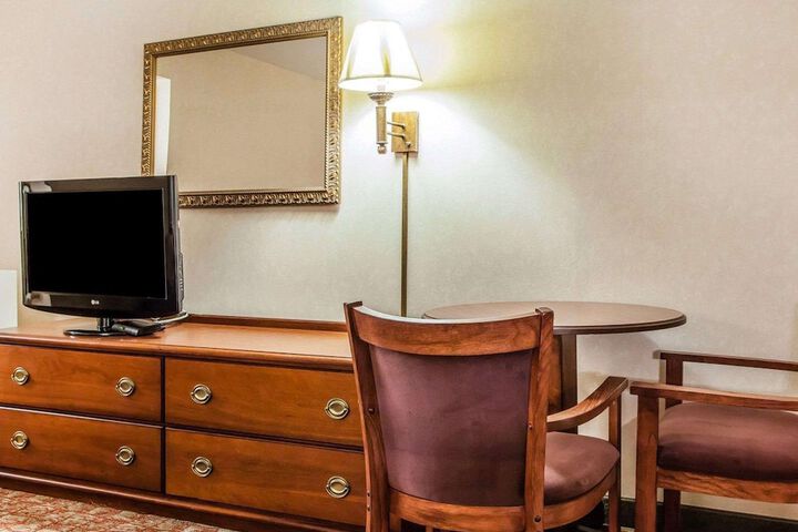 Room 27 of 31