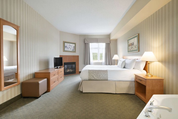 Room 14 of 28