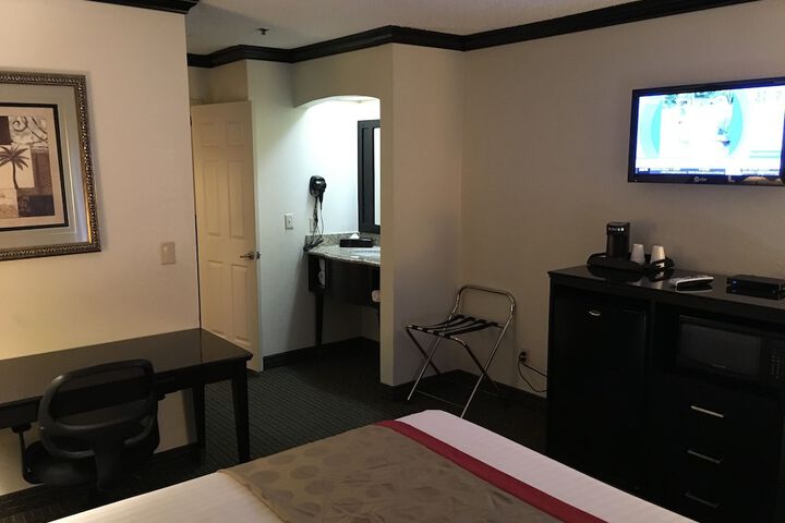 Room 19 of 39