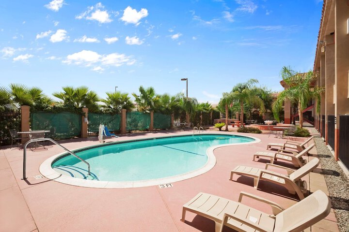 Pool 4 of 25