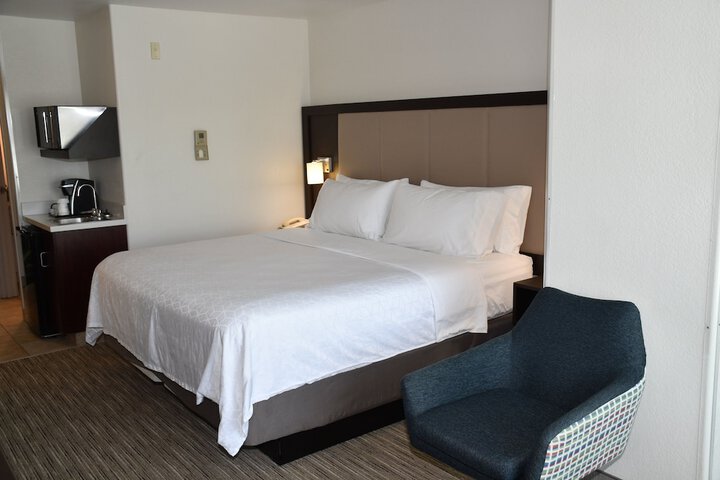 Room 26 of 63
