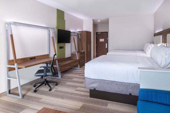 Room 28 of 46