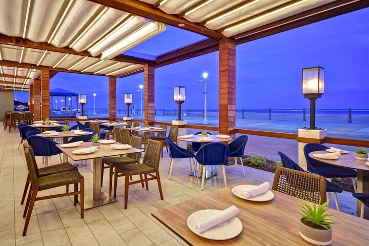 DoubleTree by Hilton Virginia Beach Oceanfront South