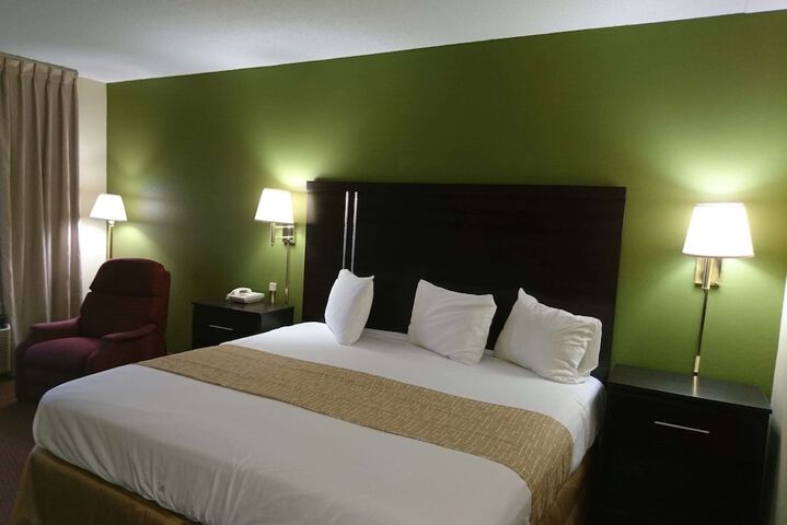 Room 6 of 34