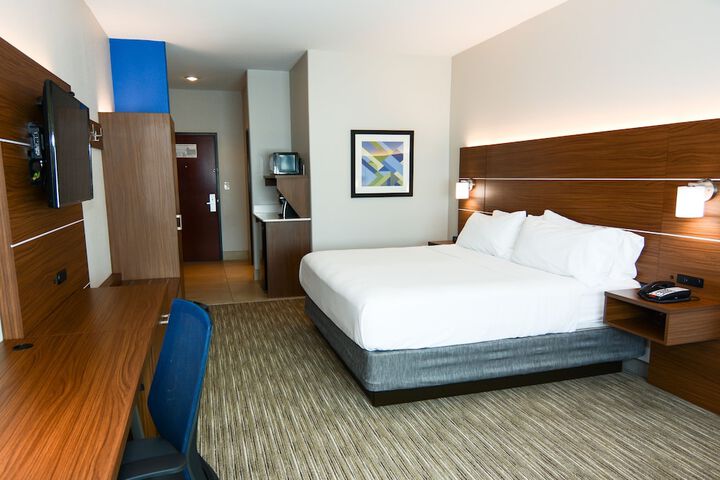 Holiday Inn Express & Suites New Boston by IHG