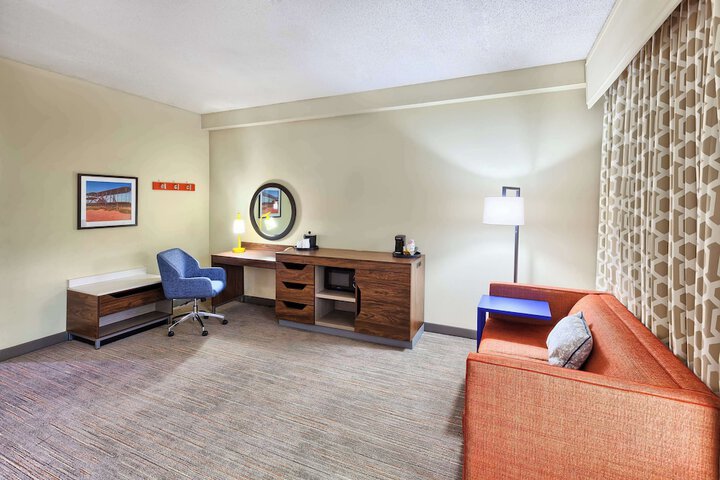Room 14 of 38