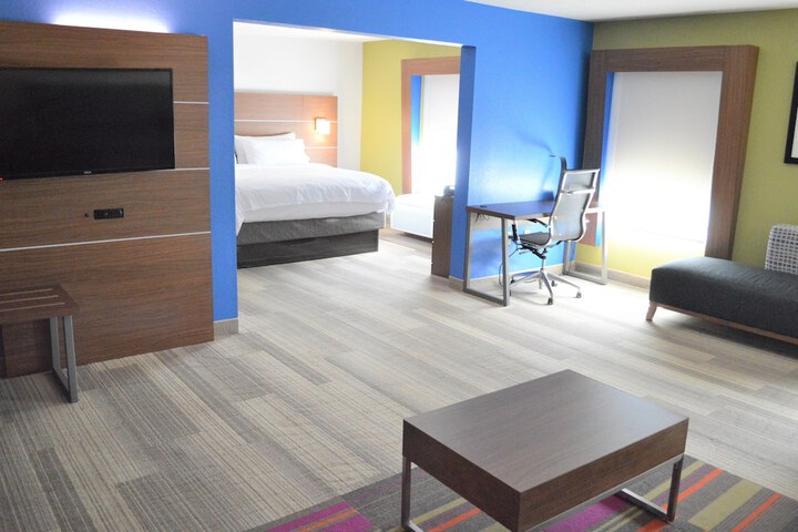 Room 40 of 53