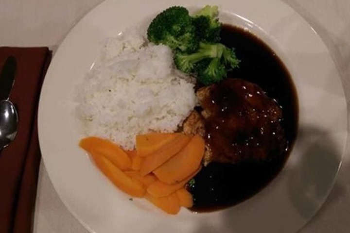 Dining 28 of 38