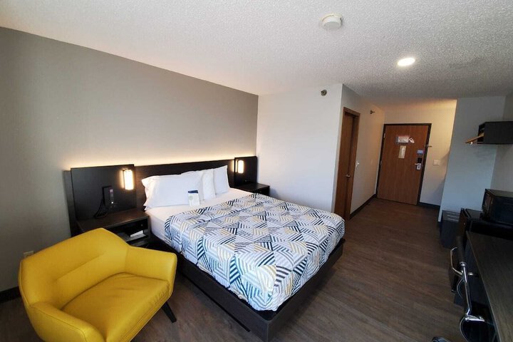 Motel 6 Kewanee IL