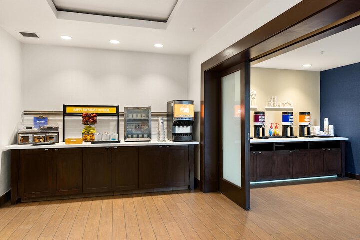 Hampton Inn & Suites Los Angeles - Glendale
