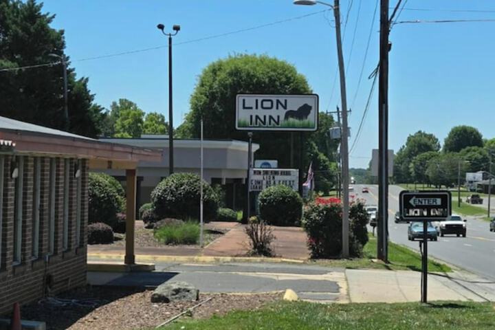 Lion Inn Albemarle by Hotel O Near US 52