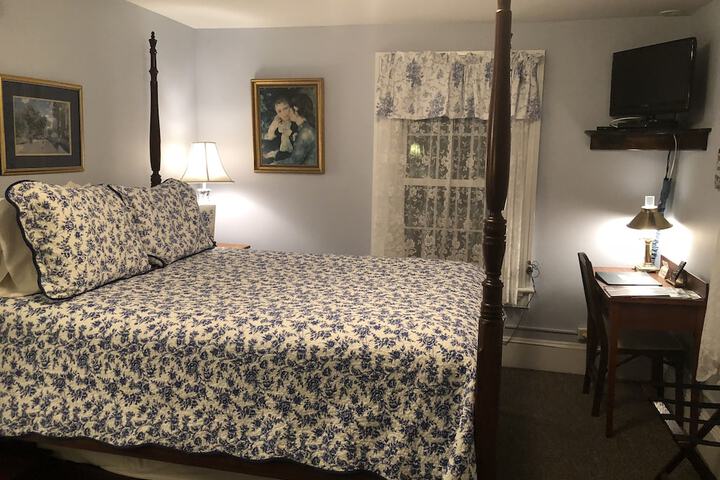 Room 25 of 62
