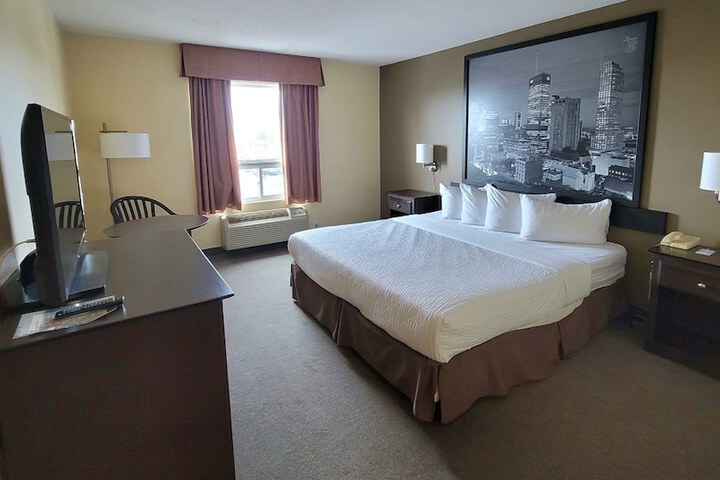Super 8 by Wyndham Barrie South