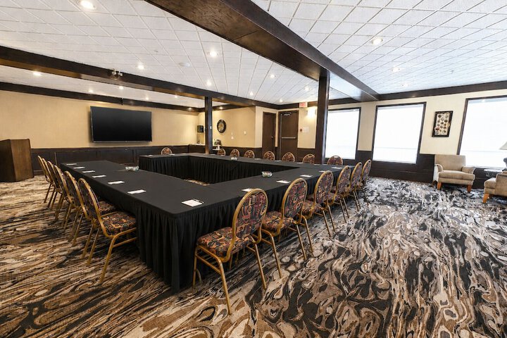 Service Plus Inn & Suites Grande Prairie