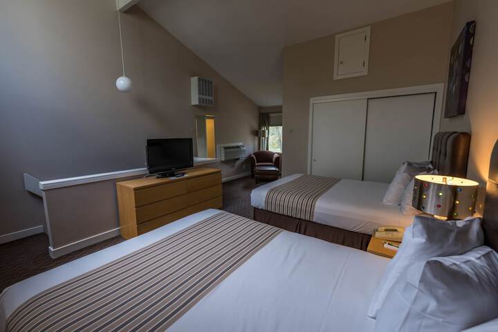 Room 6 of 63