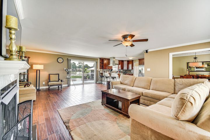 Luxe Lakefront Portsmouth Home: Fish Swim & Play!