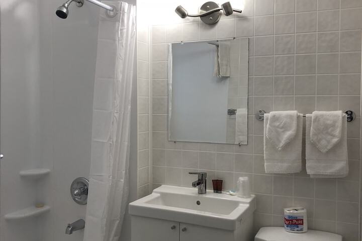Room 11 of 19
