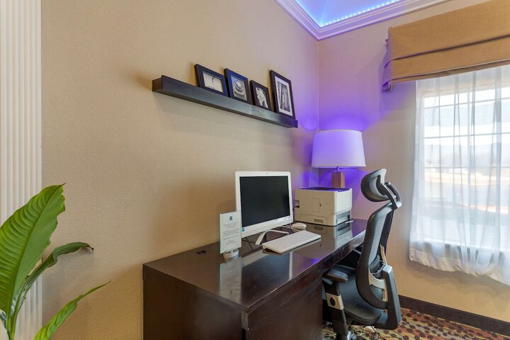 Business Center 40 of 40
