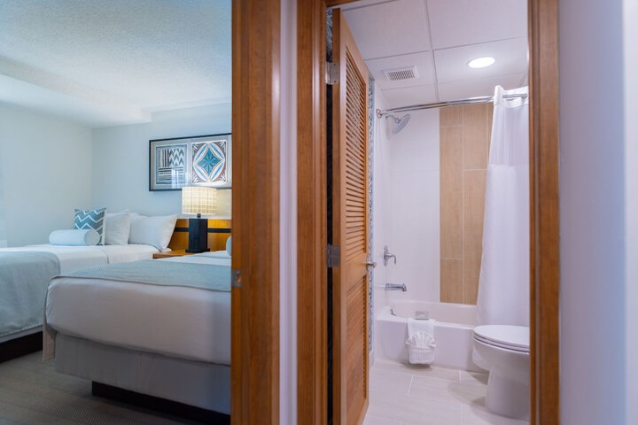 Room 18 of 28