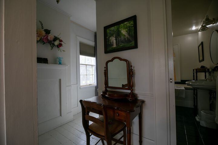 Room 16 of 29