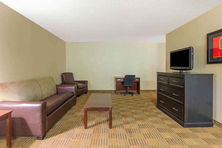 Room 33 of 43
