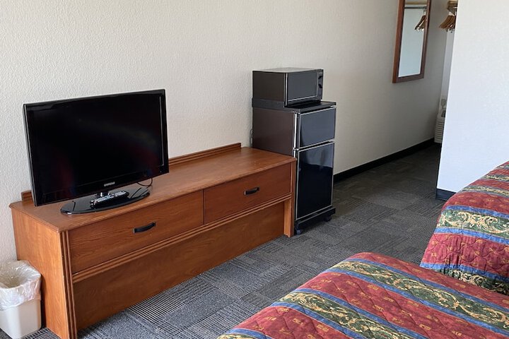 Room 6 of 11