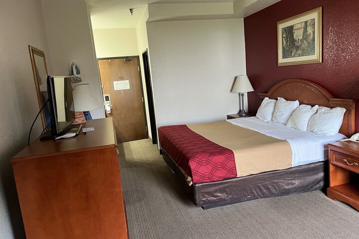 Room 22 of 64