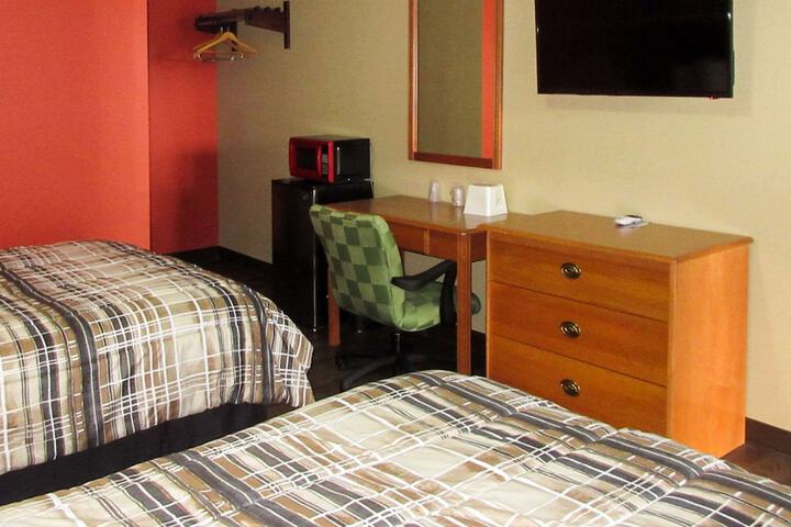 Room 7 of 8