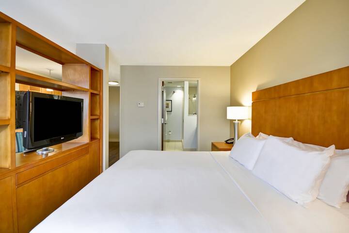 Room 30 of 40