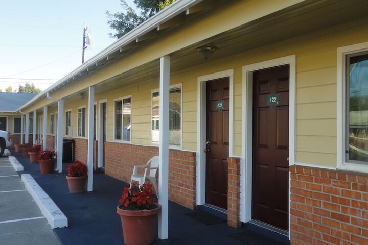 Hotel 6 of 43