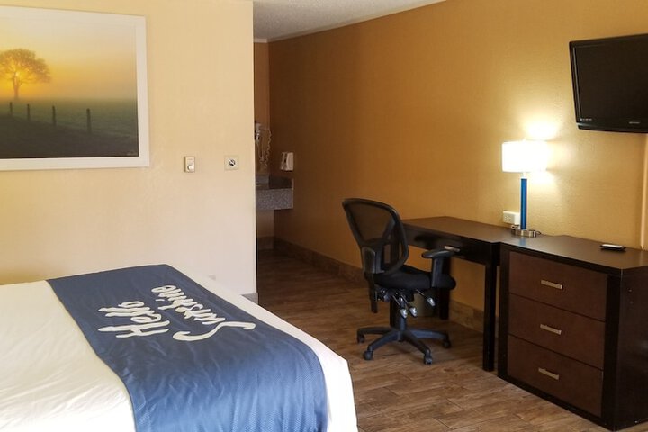Days Inn & Suites by Wyndham Trinidad