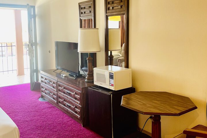 Room 9 of 24