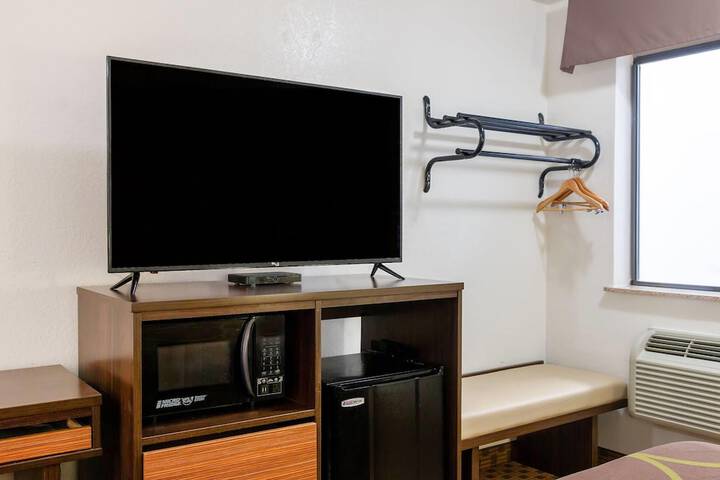 Super 8 by Wyndham Santa Rosa