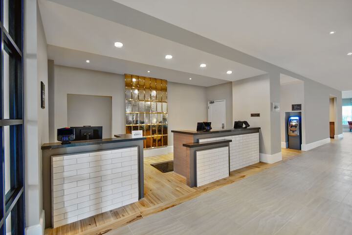 Residence Inn by Marriott Orlando Flamingo Crossing / Western Entrance