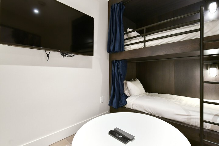 Room 164 of 187