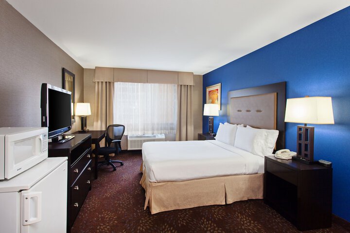 Room 17 of 39