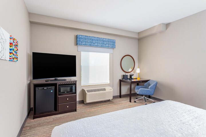 Hampton Inn & Suites Parkersburg Downtown