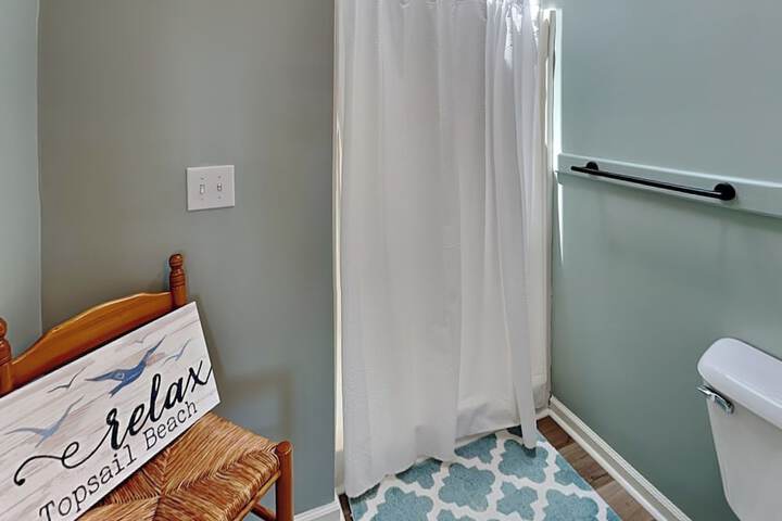 Paradise Palms by Topsail Realty