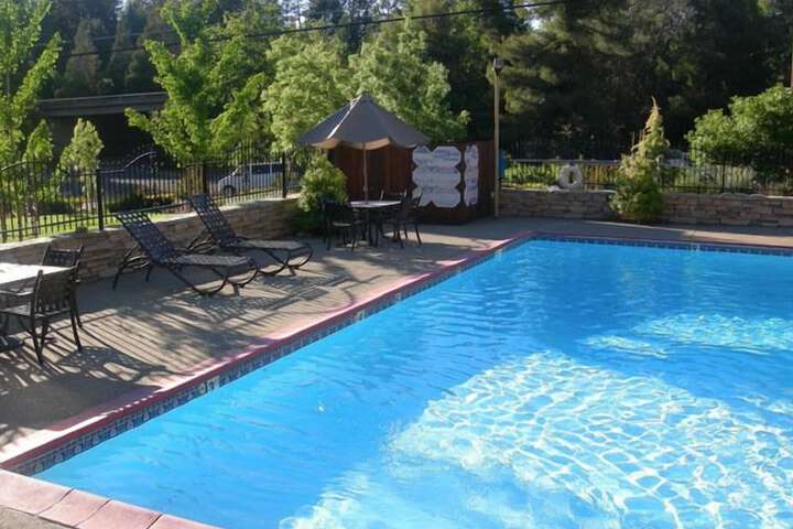 Pool 7 of 43