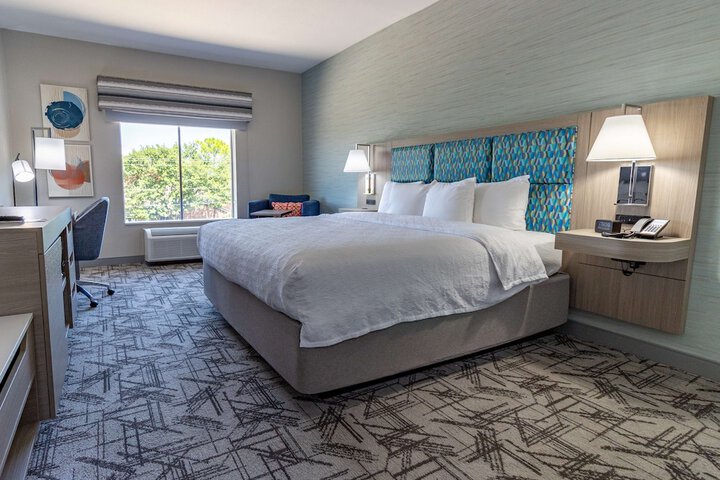 Room 33 of 65