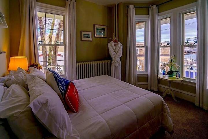 Room 6 of 39