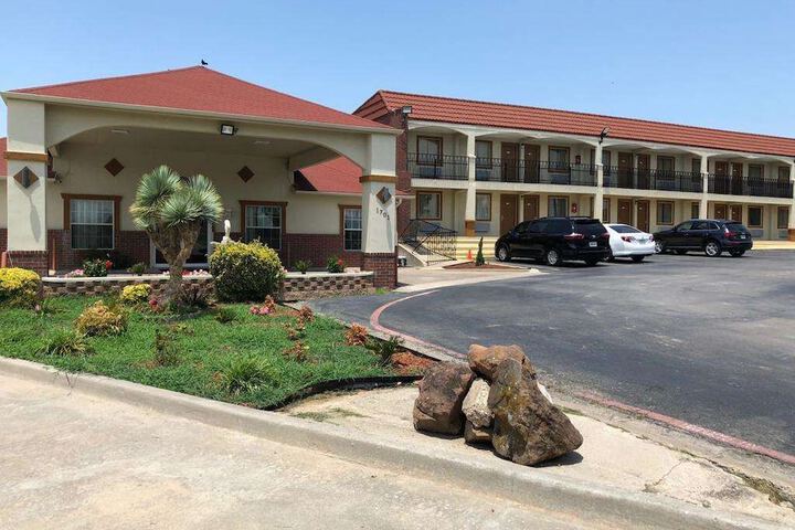 Hotel 2 of 32