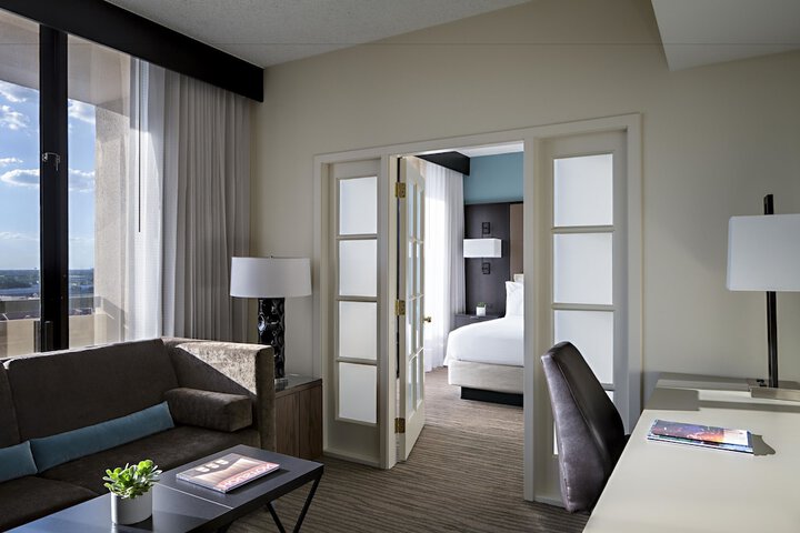 Room 15 of 53