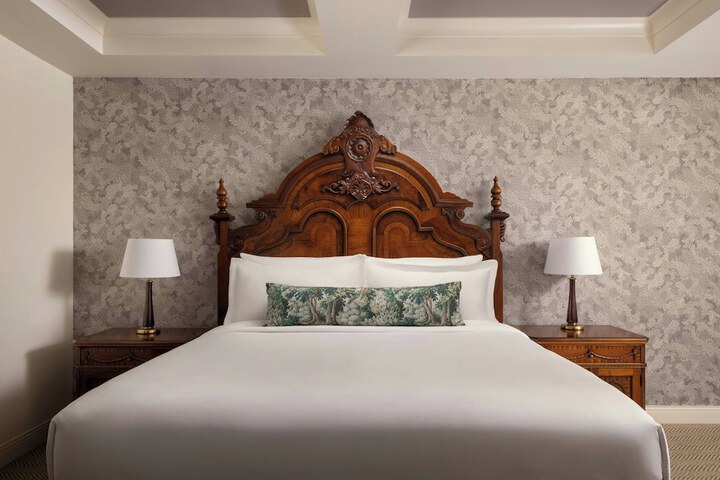 Davenport Hotel Autograph Collection