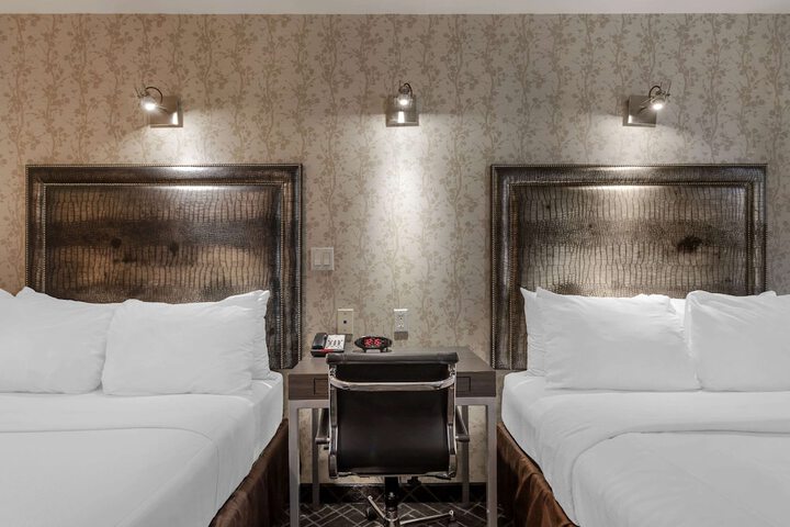 Room 16 of 33
