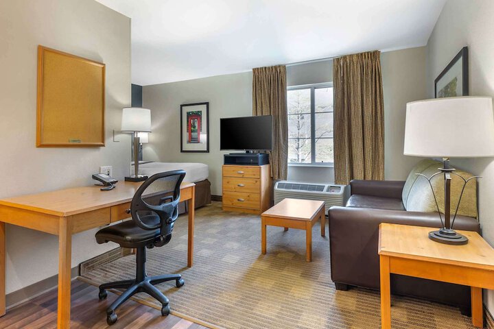 Room 10 of 27