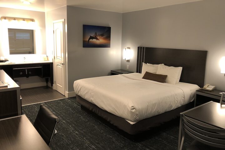 Room 13 of 34
