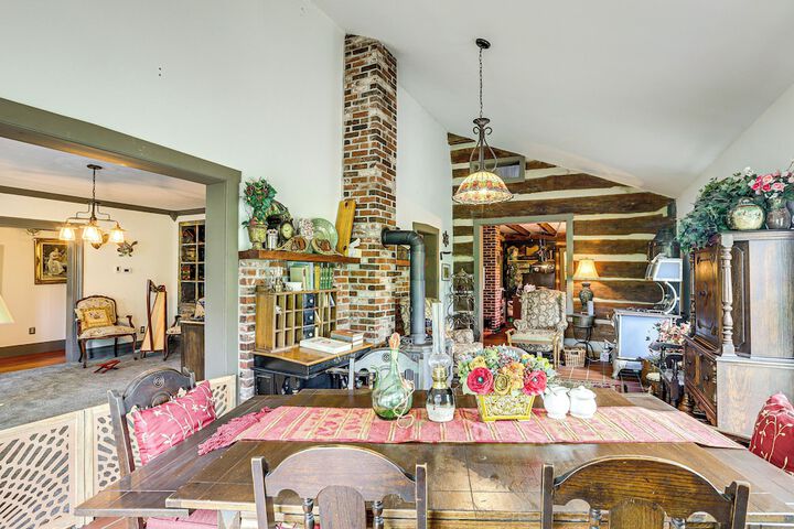 Spacious & Historic Cabin in New Haven w / Pond!