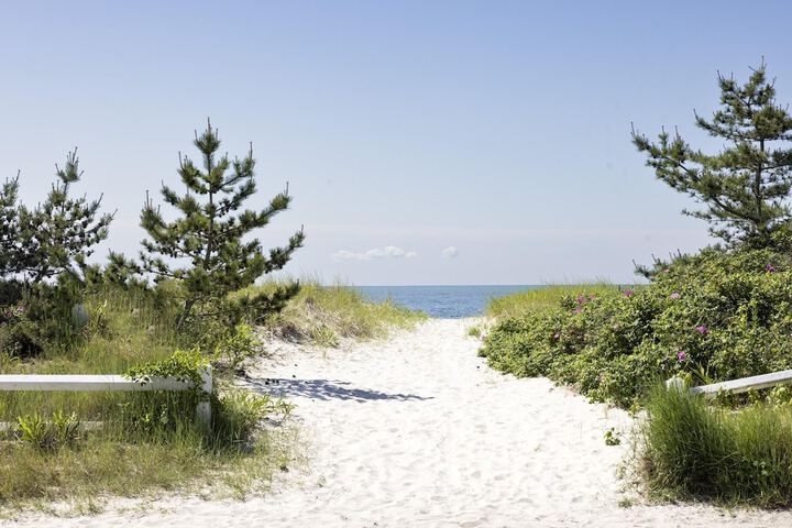 Red Jacket Beach Resort